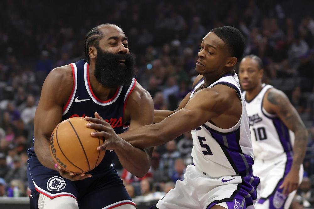 紧张激烈的 紧张激烈的