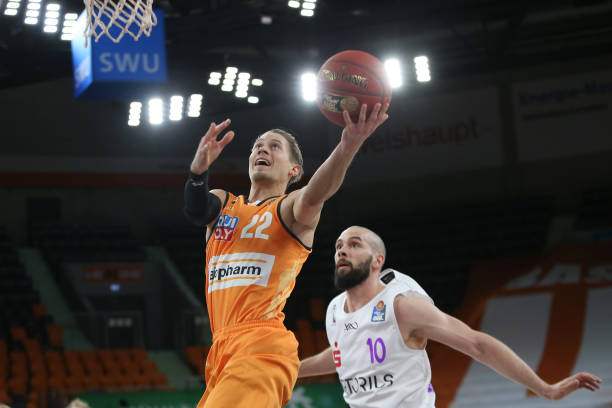 与所有人互 与所有人互