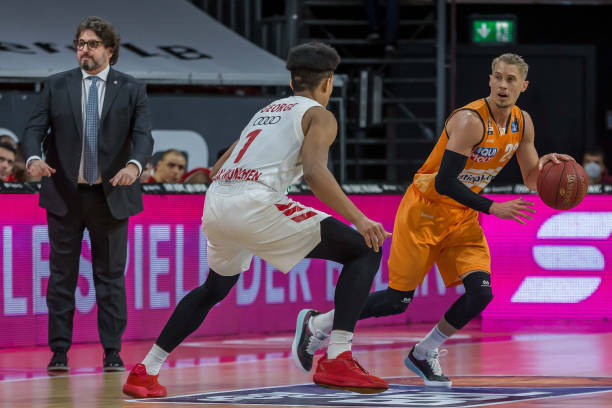 尤其是在篮 尤其是在篮